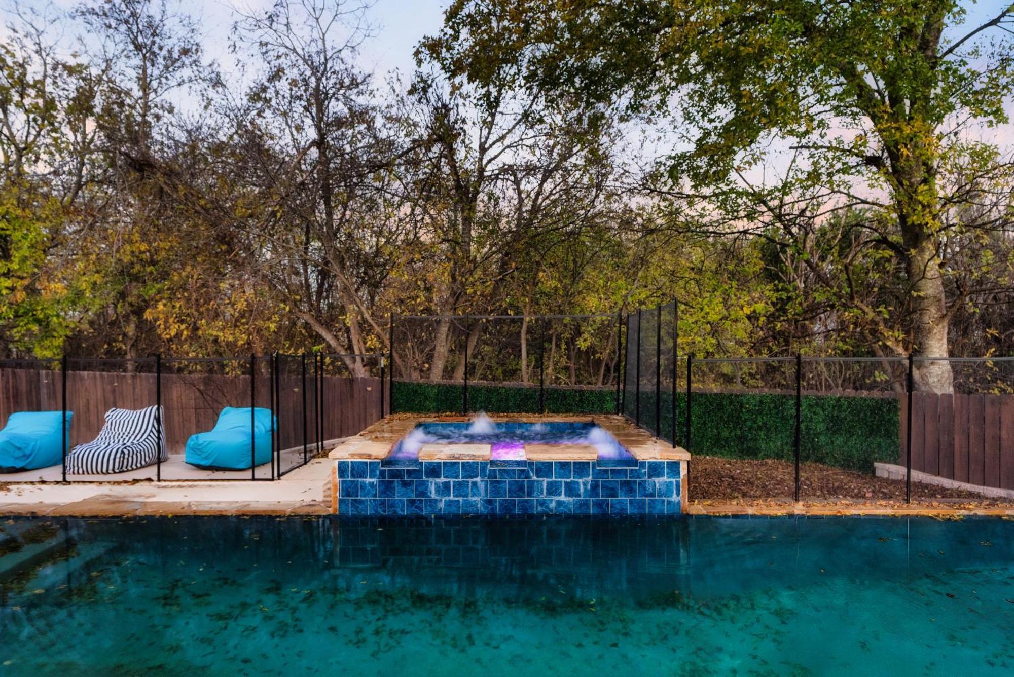 Stunning Family Home With Pool & Hot Tub - Sleeps 17 Pflugerville Exterior photo